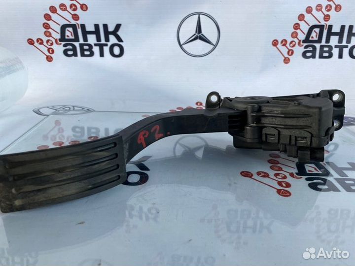Педаль газа Ford Focus sida AU 2010