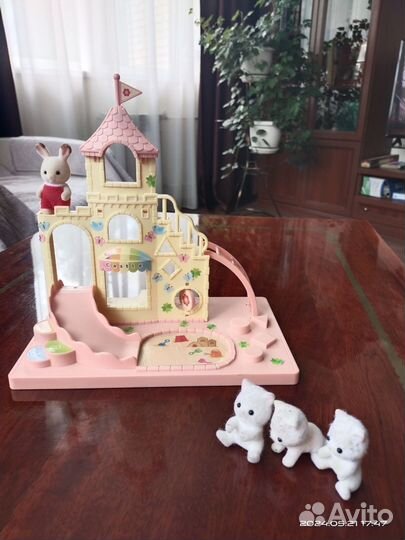 Sylvanian Families Игровая площадка Замок