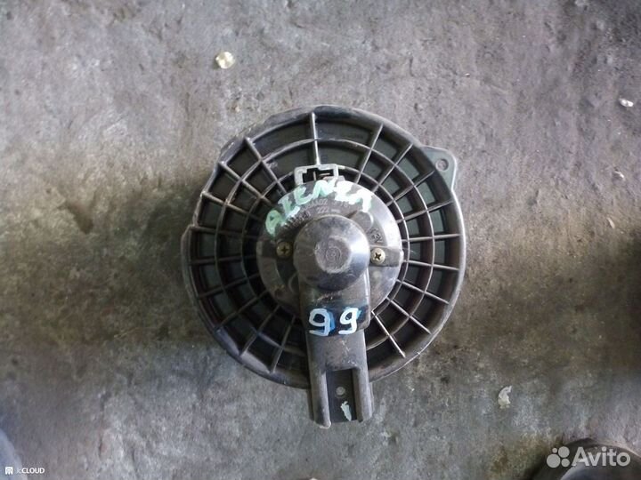 Мотор печки на mazda atenza GY3W