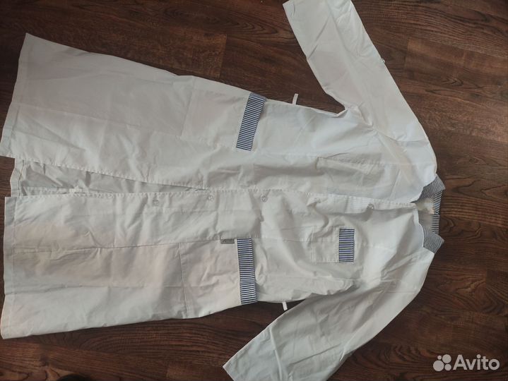 Костюмы и халаты медицинские