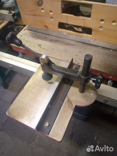 Фрезерный станок по дереву б/у