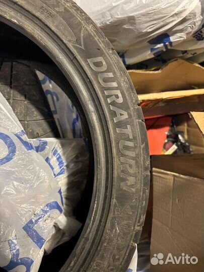 Duraturn Mozzo XXR 235/40 R18