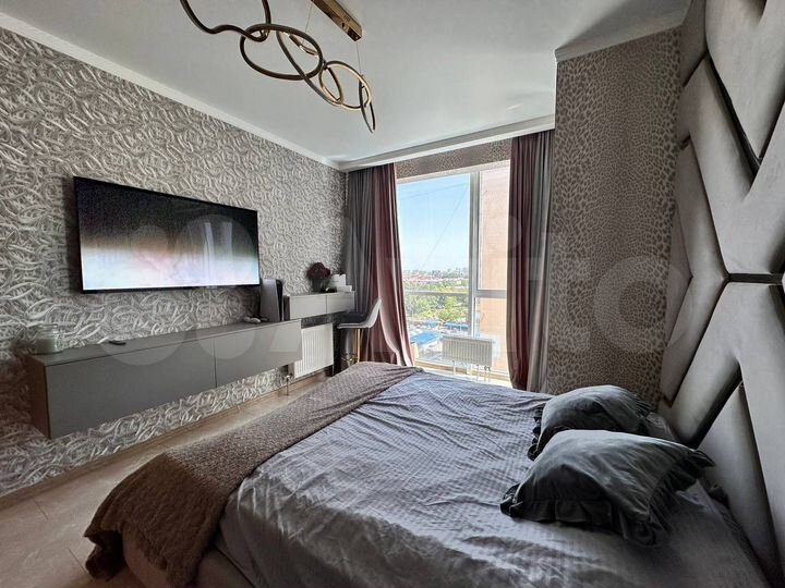 2-к. квартира, 75 м², 8/25 эт.