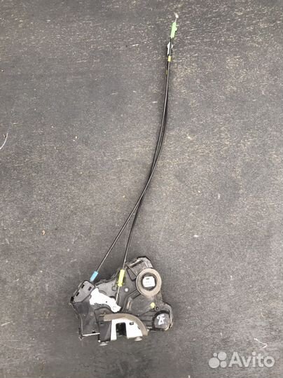 Замок правой передней двери toyota auris