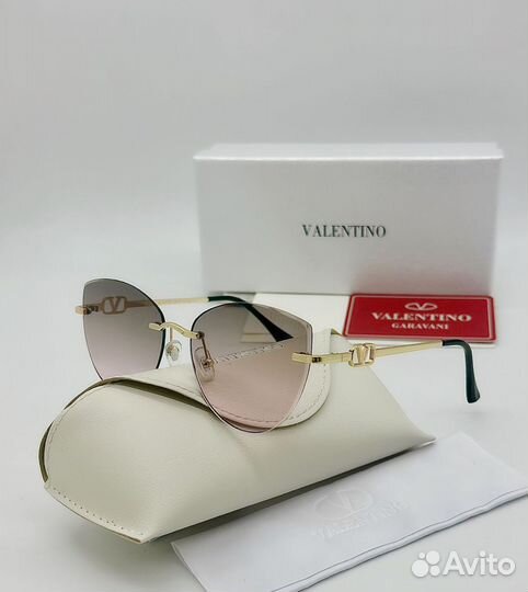 Солнцезащитные очки valentino