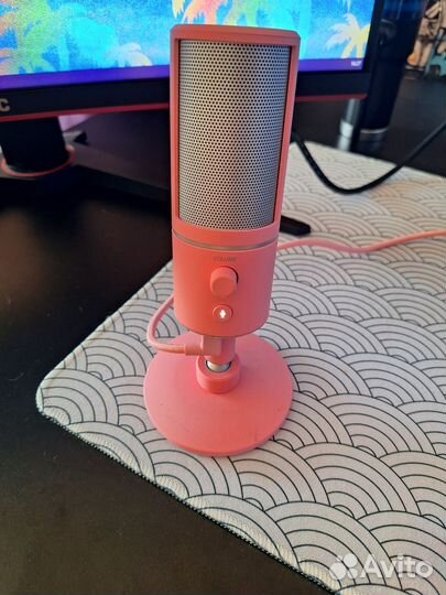 Микрофон Razer seiren x