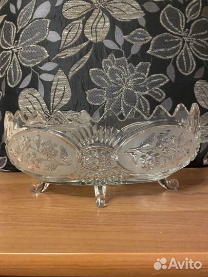 Ваза для фруктов на ножках, Югославия