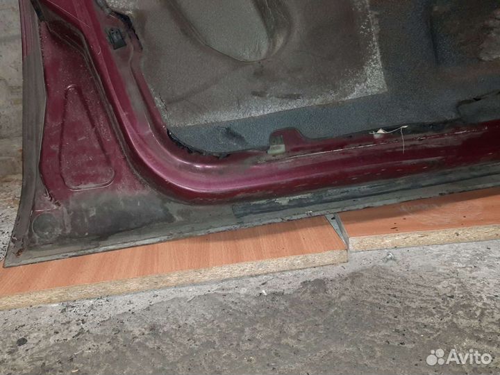 Передняя левая дверь ford mondeo 1