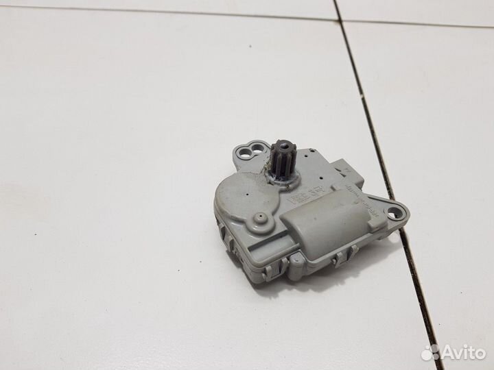 Моторчик привода заслонок отопителя