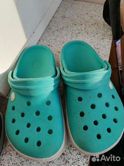 Сандали crocs j2