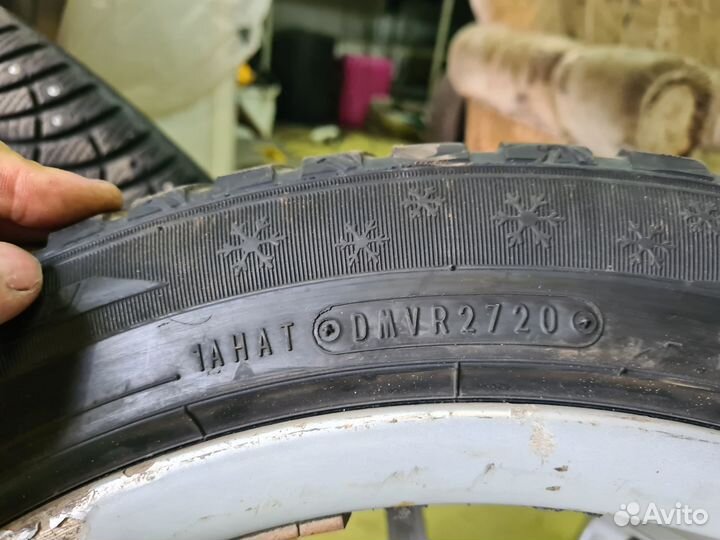 Dunlop SP Winter Ice 03 245/45 R17