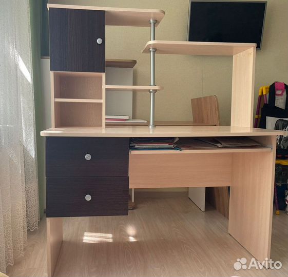 Компьютерный стол