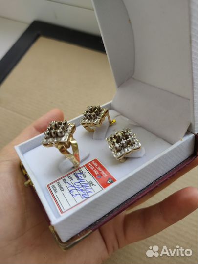 Бриллиантовый комплект золотой