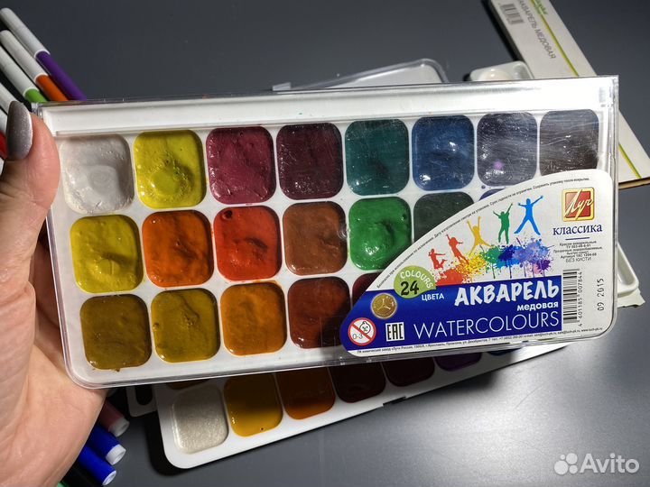 Акварель и фломастеры цена за всё