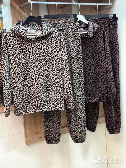 Костюмы Leo в трех расцветках Женское