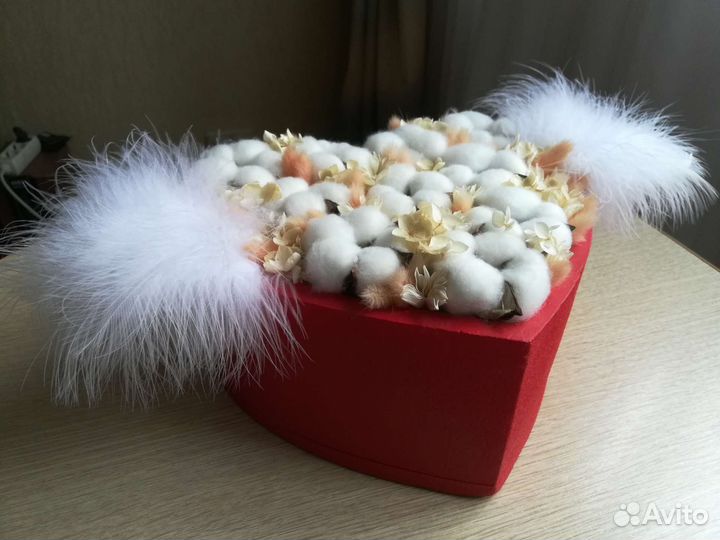 Сердце, композиция из сухоцветов