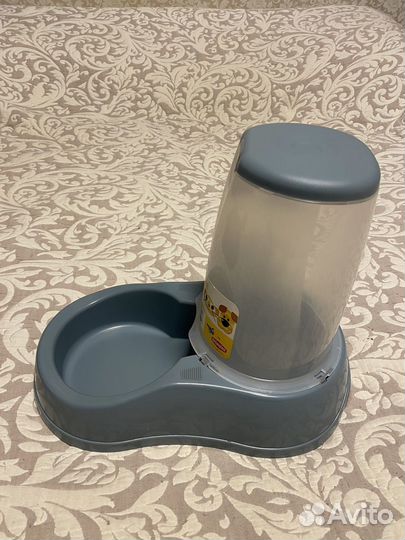 Автоматическая кормушка для кошек и собак