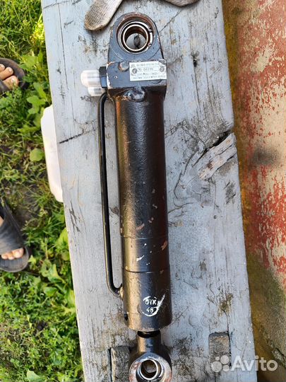 Цилиндр подъема кабины камаз и насос подъема кабин