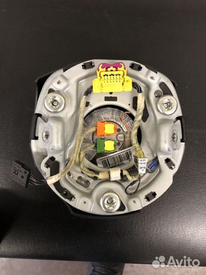 Airbag в руль Audi 4E0880201BM