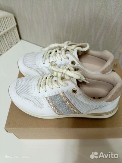 Кроссовки для девочки