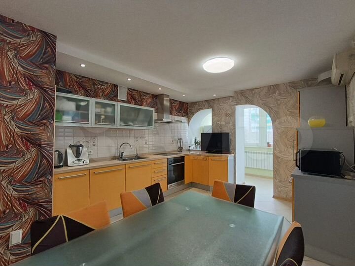 3-к. квартира, 114,8 м², 3/9 эт.