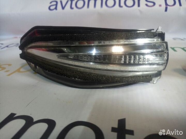 Повторитель поворота в зеркало левый Toyota Rav4