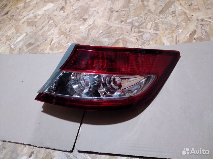 Фонарь задний правый honda FIT aria 02-04 4D