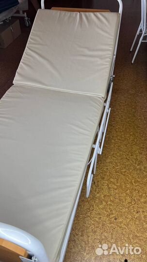 Медицинская кровать