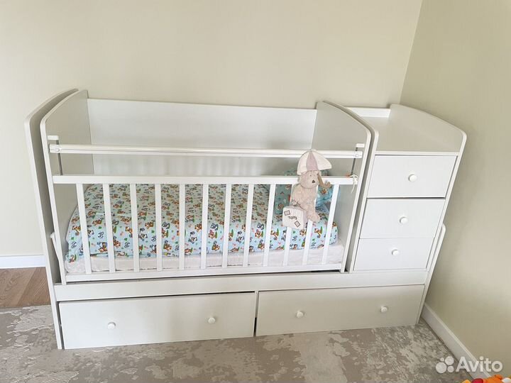 Кроватка трансформер с маятником