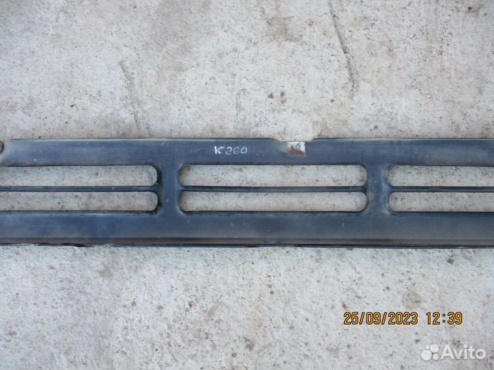 Нижняя решетка радиатора Ниссан Патрол K260