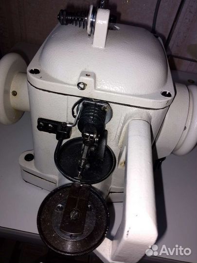 Скорняжная швейная машина