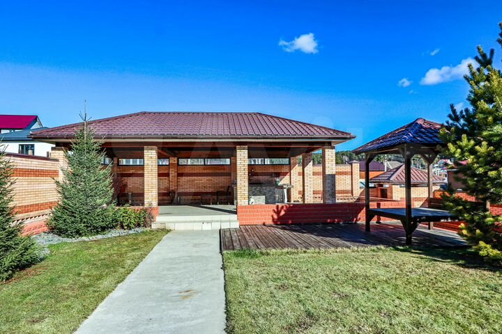 Дом 280 м² на участке 15 сот.