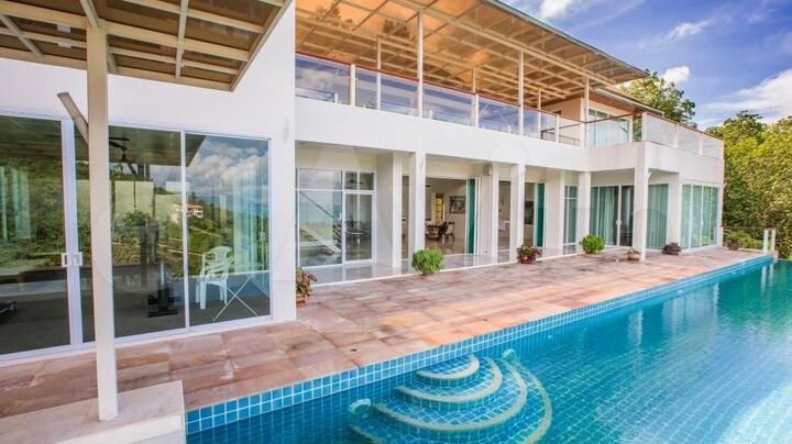 Коттедж 850 м² на участке 14 сот.