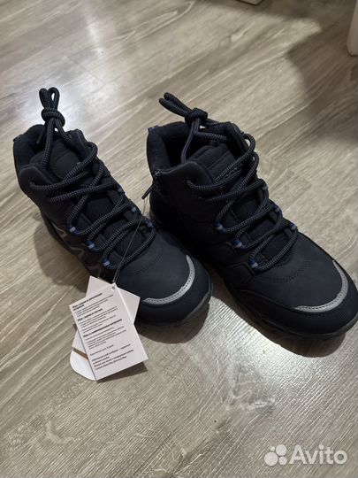 Ботинки новые для мальчика 37