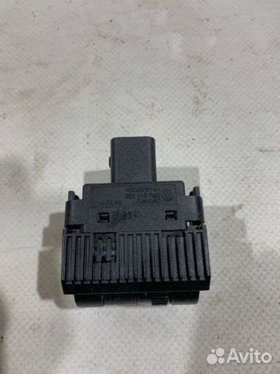 Кнопка корректора фар Volkswagen Polo sedan (MK5)