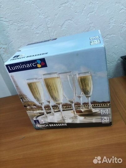 Бокалы флюте под шампанское