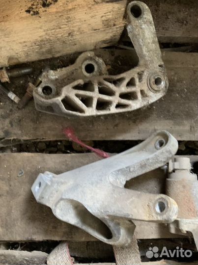 Подушка кронштейн МКПП mazda 3bk lf 2.0