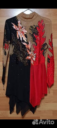 Платье для выступлений по фигурному катанию