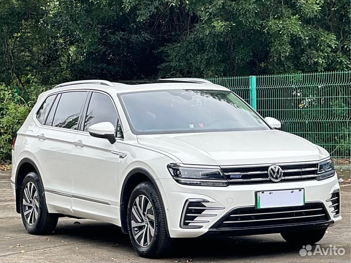 Volkswagen Tiguan 1.4 AMT, 2021, 23 000 км
