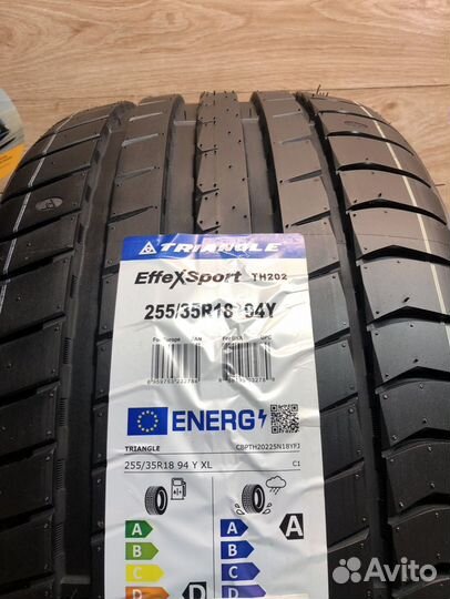 Triangle EffeXSport TH202 225/40 R18 и 255/35 R18 92Y