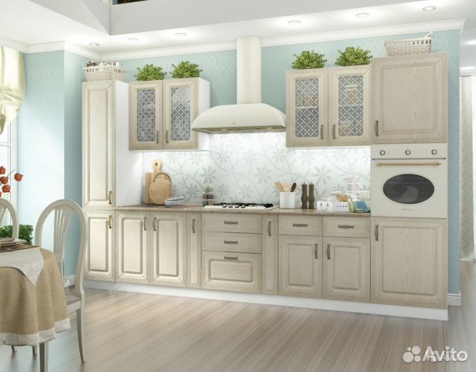 Новая кухня с пеналами под встроенную технику