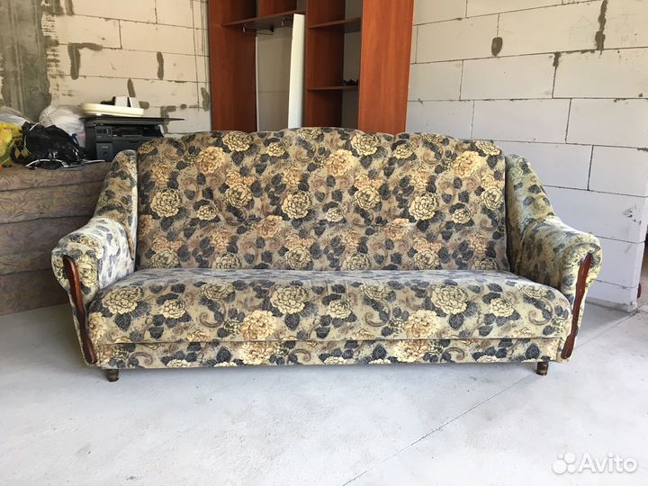 Диван и два кресла