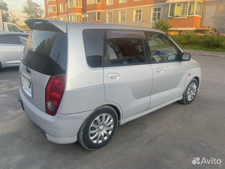 Mitsubishi Dingo, 1999