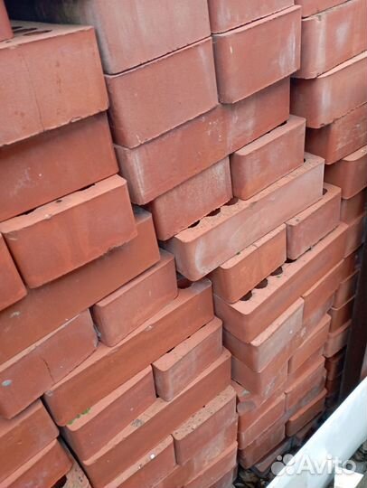 Кирпич красный облицовочный гладкий