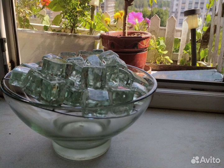 Ваза стеклянная с искусственным льдом