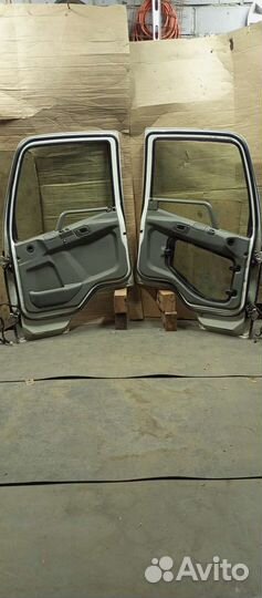 Двери Митсубиси Фусо файтер