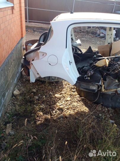 Задняя часть кузова Пежо 308