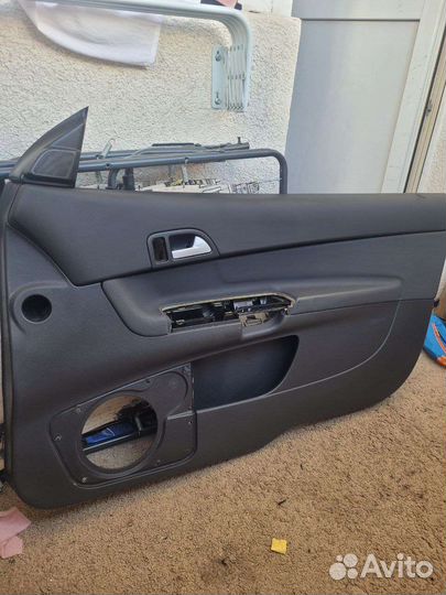 Обшивка двери volvo c30