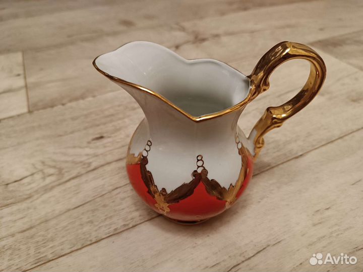 Фарфоровый чайный сервиз 