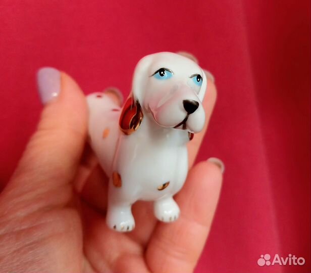 Такса фарфоровая статуэтка